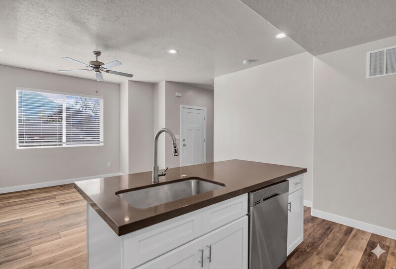 Building Photo - 839 S 1760 E