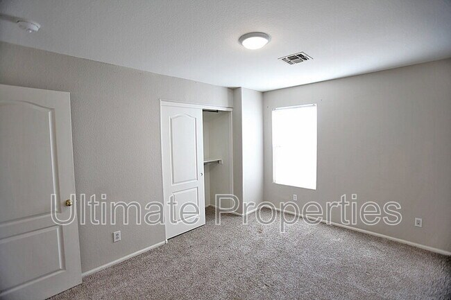 Building Photo - 15821 N 165th Ln