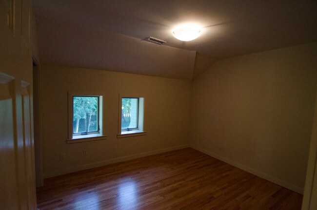 Building Photo - 96 Hillside Ave