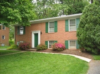 Front Door Unit A - 1706 Cedar Hill Rd