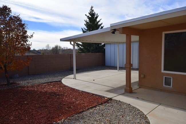 Building Photo - 2BR Plus Bonus Room in the NW!