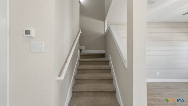 Building Photo - 223 Sapphire Dr