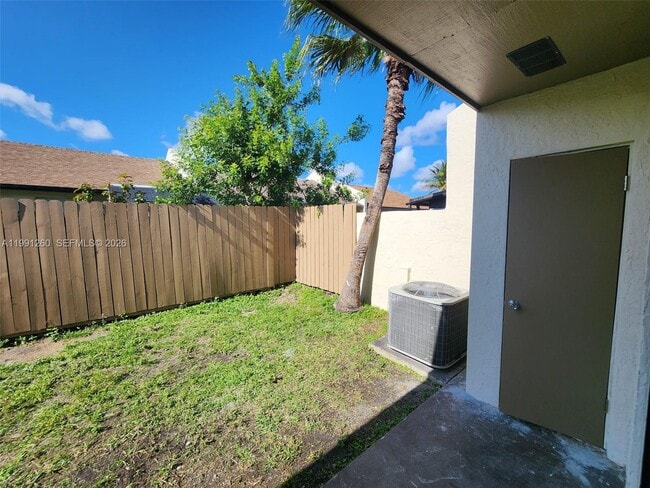 Building Photo - 1459 Yellowthroat St