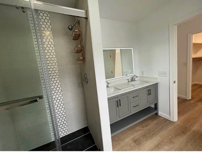 Building Photo - 9 Turner Ave