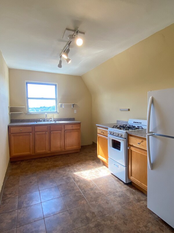 Building Photo - 820 Bay Ridge Ave