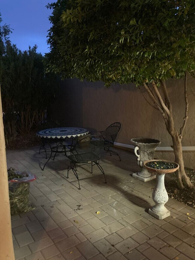 Building Photo - Perfect & Newly Updated Vacation Home, 45+ Active Adult Community. Available now through November...