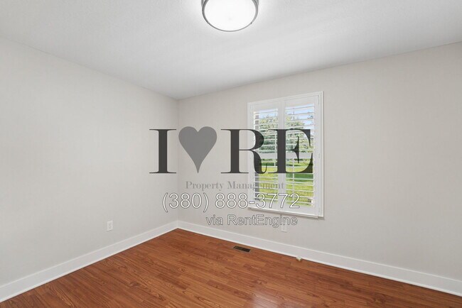 Building Photo - 8765 Hyland-Croy Rd