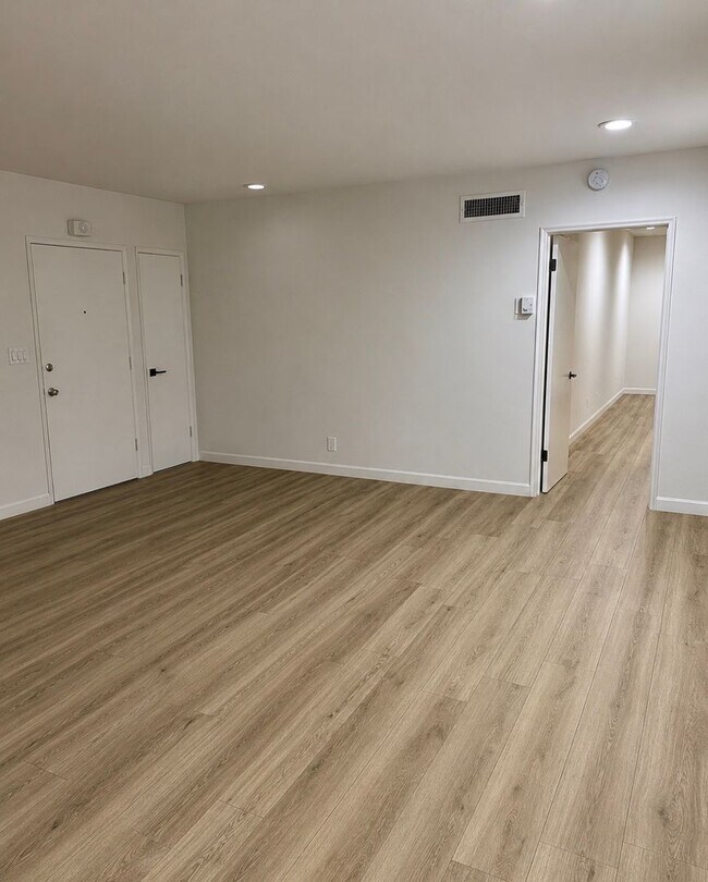 Building Photo - Remodeled 1 bedroom in Encino