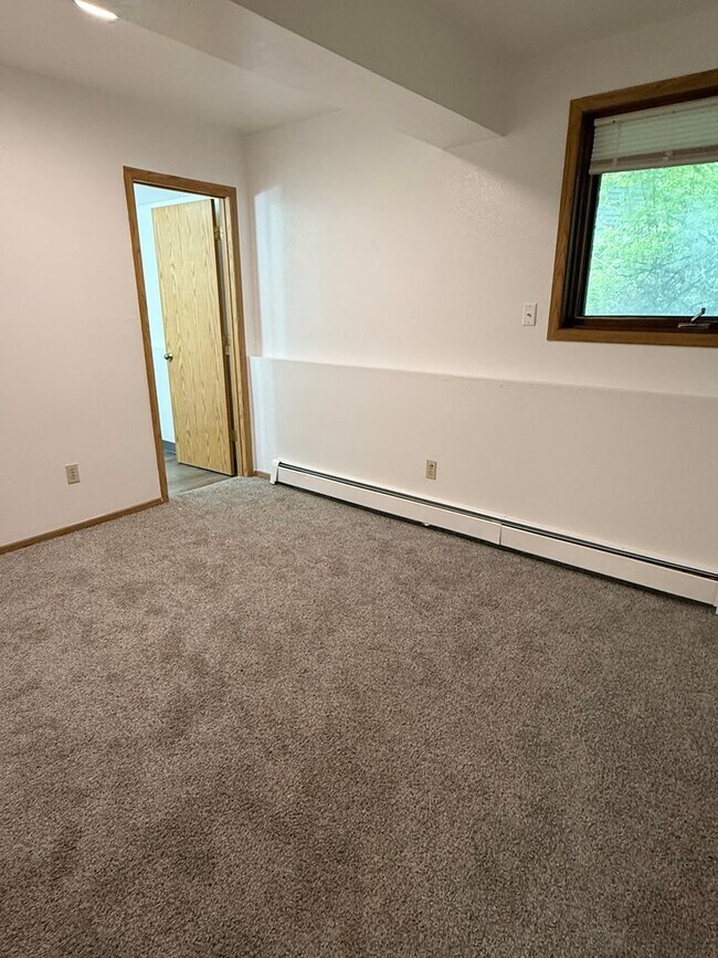 Building Photo - West Anchorage | 3BR 2.5BA | Garage | Pets...