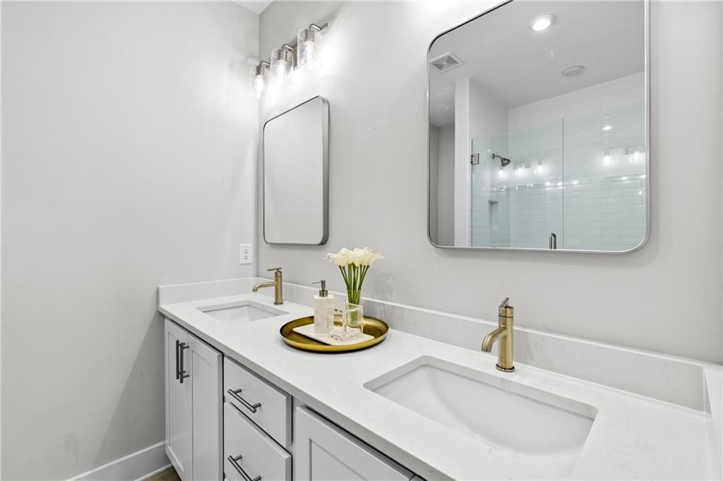 Building Photo - 1336 Breezy St SE