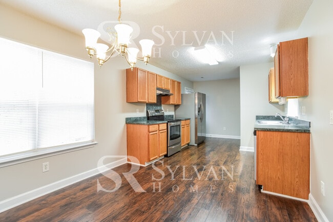 Building Photo - Carve Out a Great Life Here!