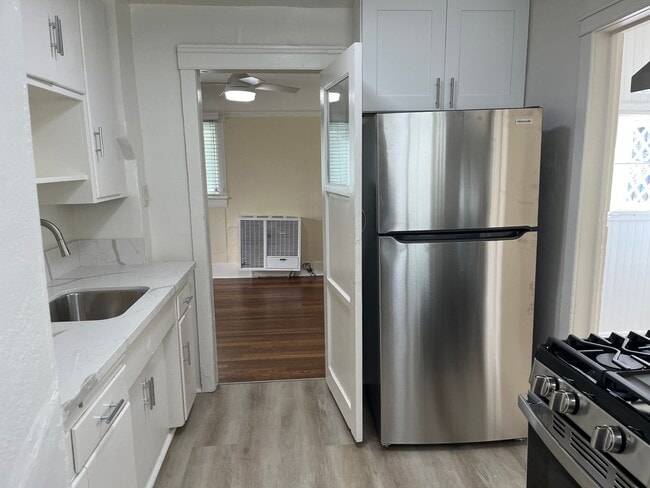 Building Photo - 3310 31st St