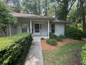 Building Photo - Charming 2BR/2BA Villa with 1-Car Garage i...