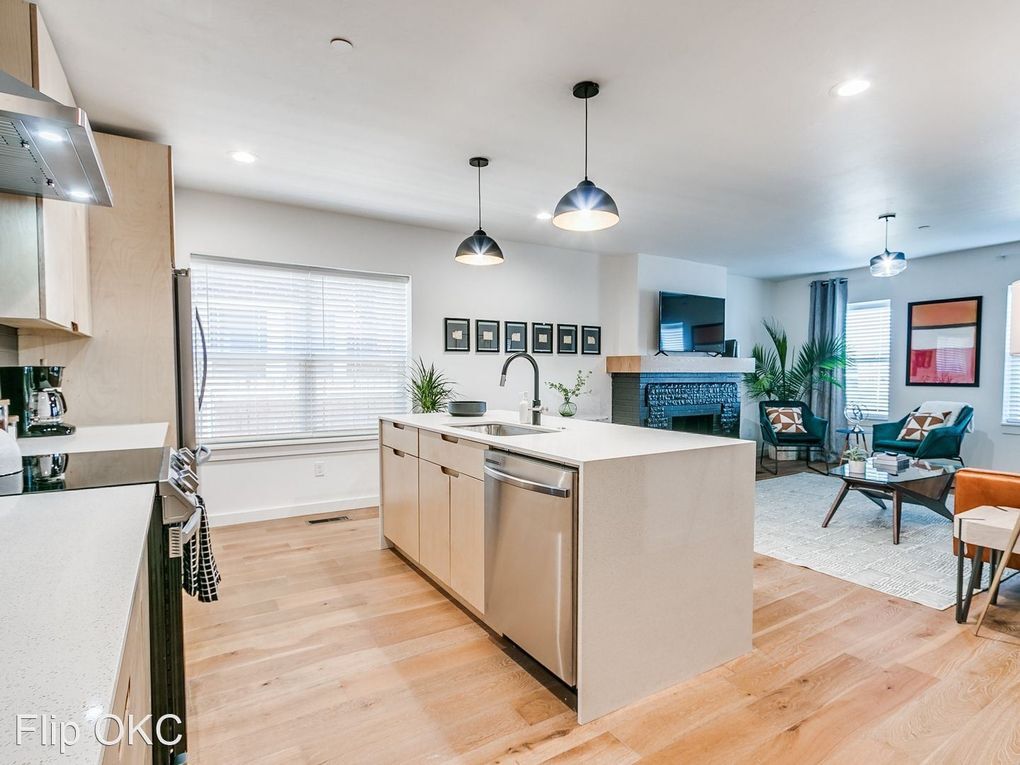 Building Photo - 808 NW 23rd St