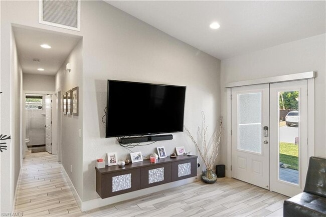 Building Photo - 10990 Goodwin St