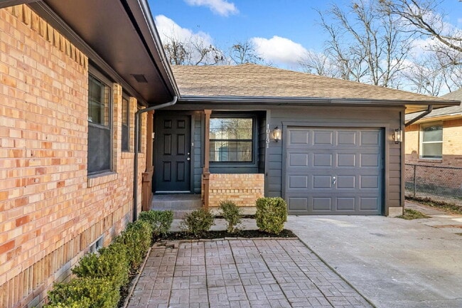 Building Photo - "Fully Remodeled 3-Bedroom Oasis with 2.5 ...