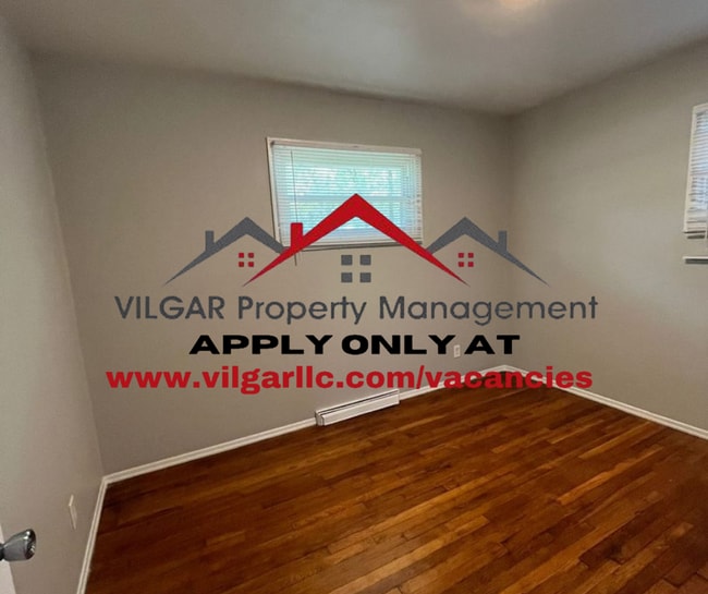 Building Photo - Beautiful 3 Bedrooms / 1 Bath Home in Gary...