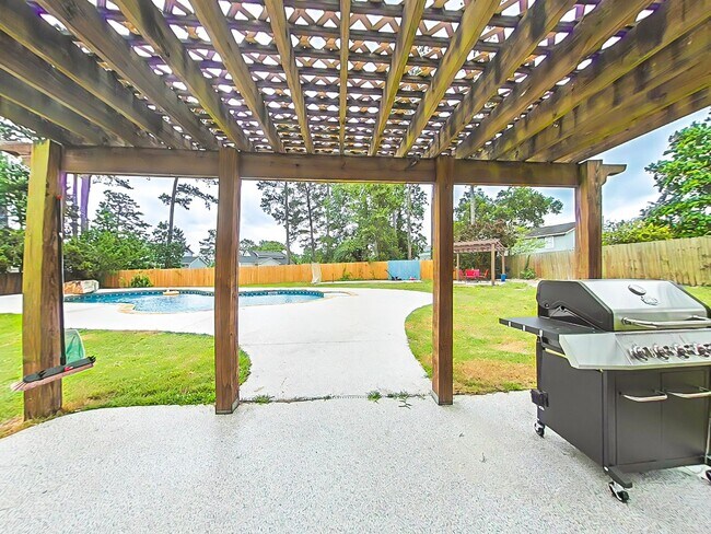 Building Photo - 3 Bed 2 Bath with a POOL in Martinez!