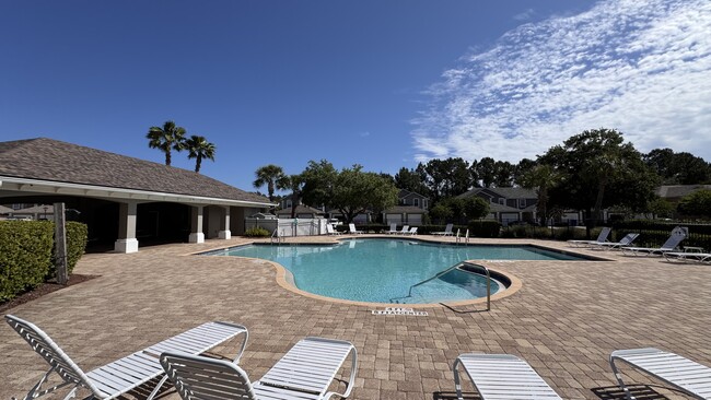 Building Photo - 581 Scrub Jay Dr