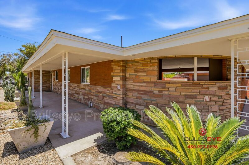Building Photo - 1617 W Flower Cir N