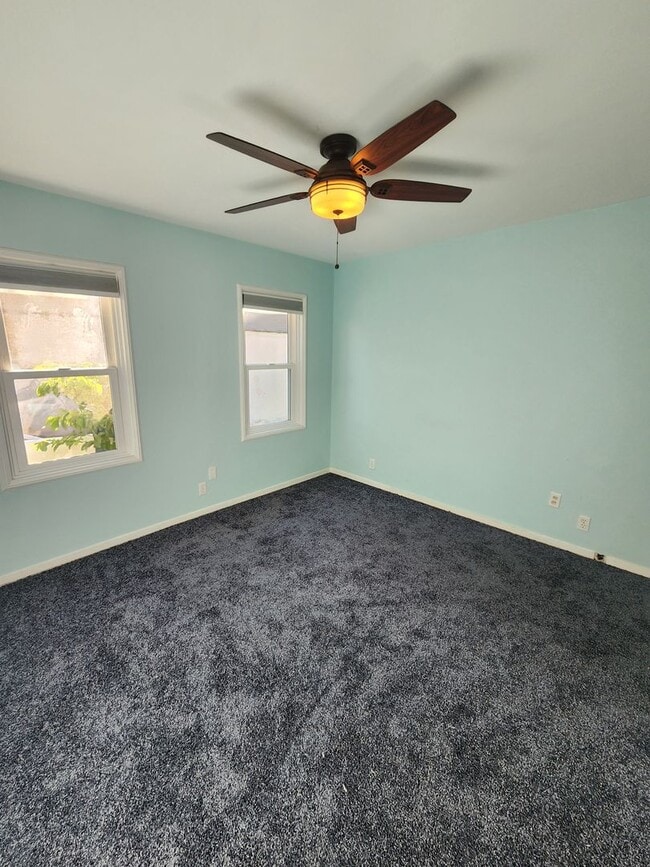 Building Photo - Retro Style Beach Apartment- Water Included!