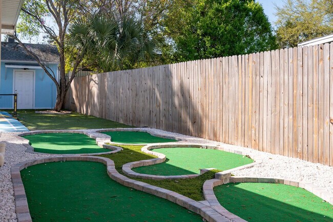 Building Photo - 84 21st Terrace SE