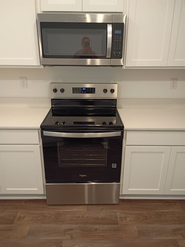 Building Photo - Newly Built 3BR/3BA Home in West Ortega La...