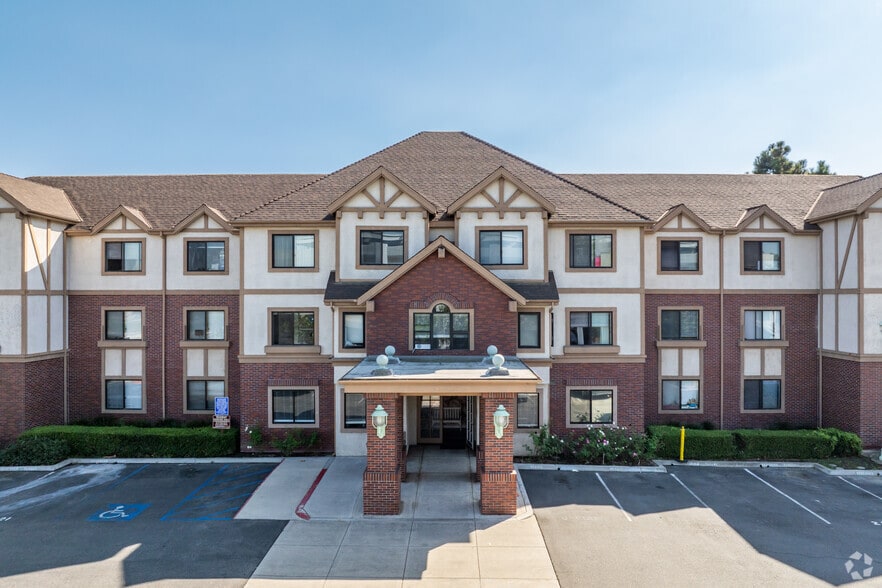 Building Photo - Rose Gardens Apartments