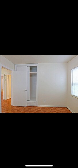 Room 2 - 2352 South St