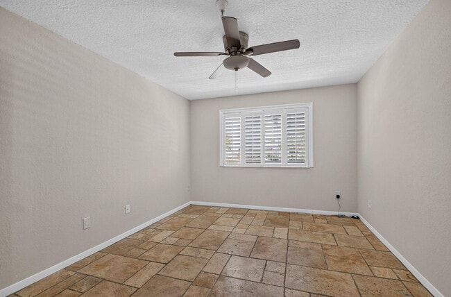 Building Photo - 160 Yacht Club Way