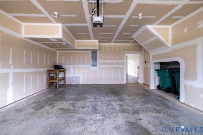 Building Photo - 11443 Hayloft Ln