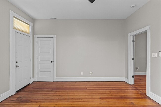 Building Photo - 3518 Iowa Ave