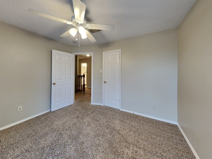 Building Photo - 104 NE Timber Ridge Dr