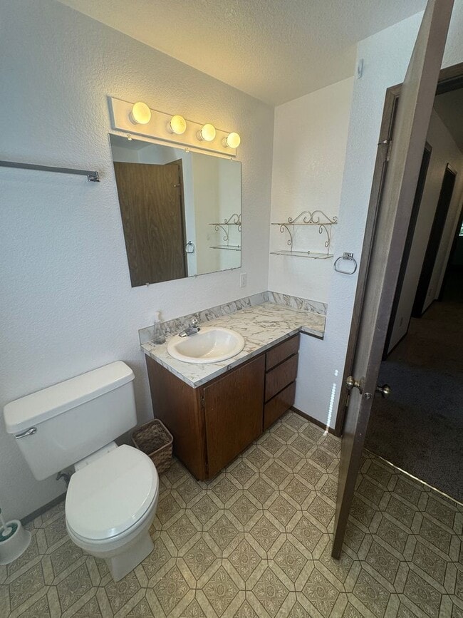 Building Photo - 3bd/1.75ba Seattle Home