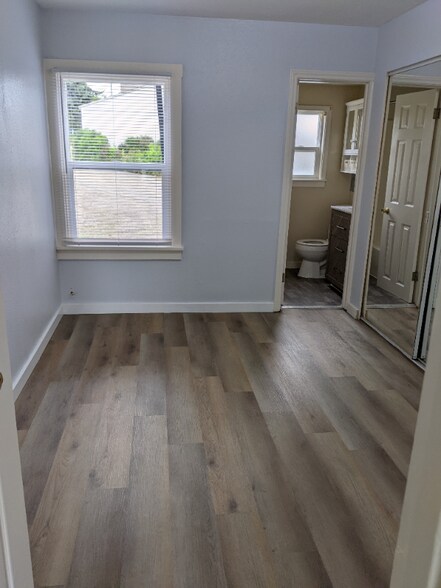 Building Photo - 1406 Gregory Way