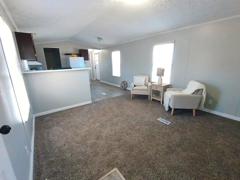 Building Photo - 88 Deerwood Park