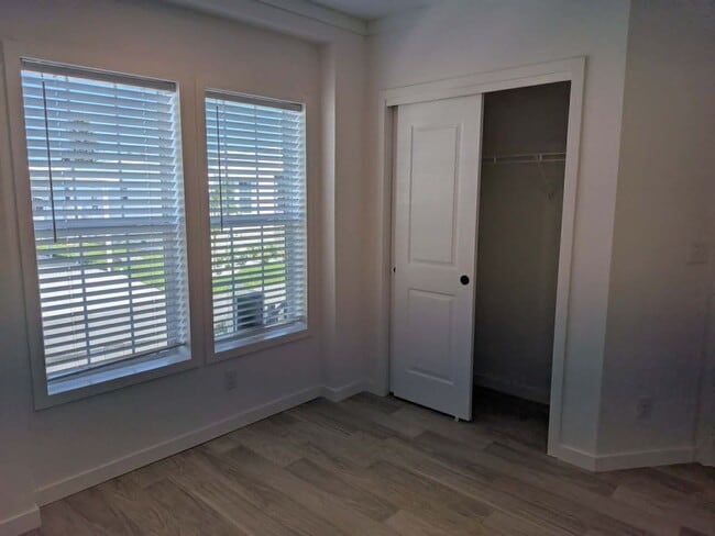 Building Photo - 5702 Blue Harbor Dr