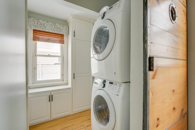 Building Photo - 1090 Michigan Ave