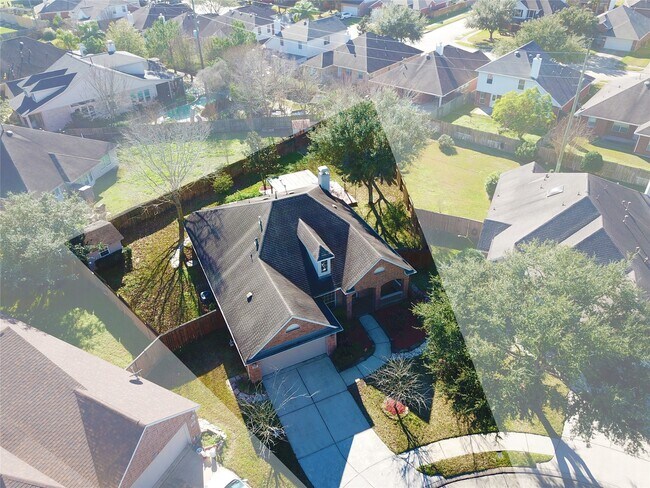 Building Photo - 5702 Fleethaven Ct