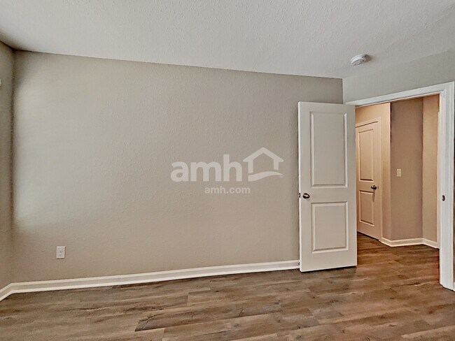 Building Photo - 4895 Bridle Path