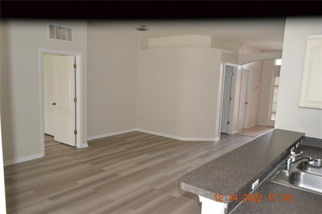 Building Photo - 24902 Vintage Ct