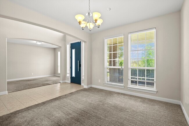 Building Photo - 2203 Rocky Shores Ln