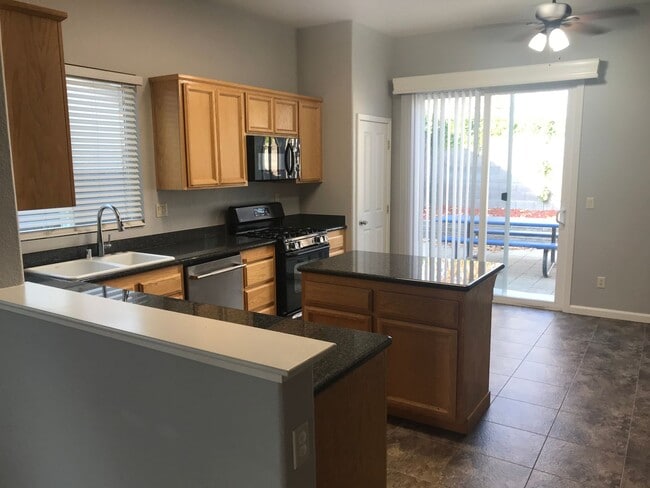 Building Photo - 3 Bed | 2 bath | 1582 SF |  2 Car Garage |  Single Story | Tenant pays $175 for WS&G