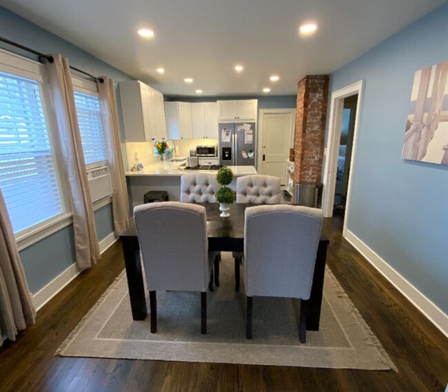 Building Photo - Godfroy