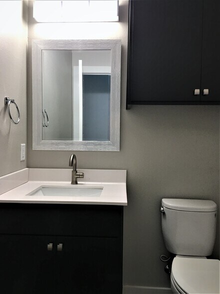 Powder Bath - 10648 Brothers Ln