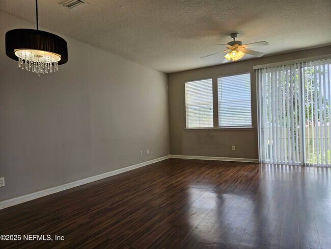Building Photo - 2334 Sunset Bluff Dr
