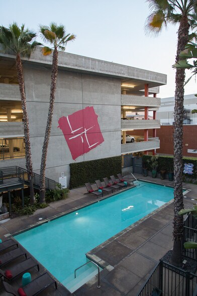 Building Photo - 420 S San Pedro St