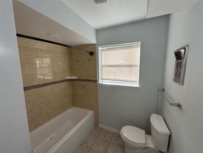 Building Photo - 1014 Robinson St