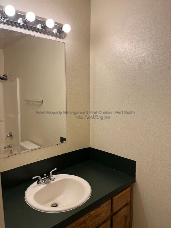 Building Photo - 3509 Price Cir