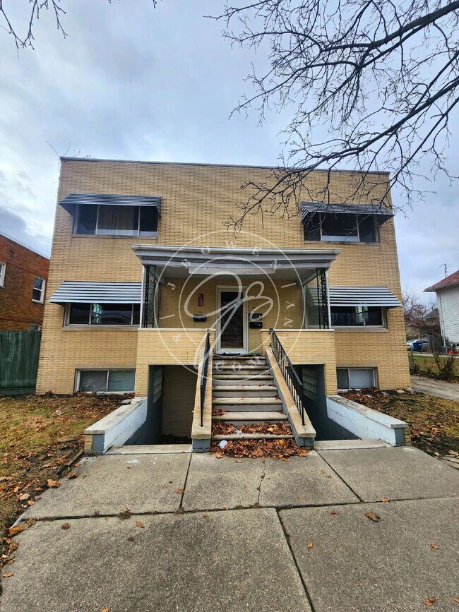 Building Photo - up to 1 month free!Charming 1-Bed with Spacious 1050 Sq Ft Layout in Toledo's Heart!